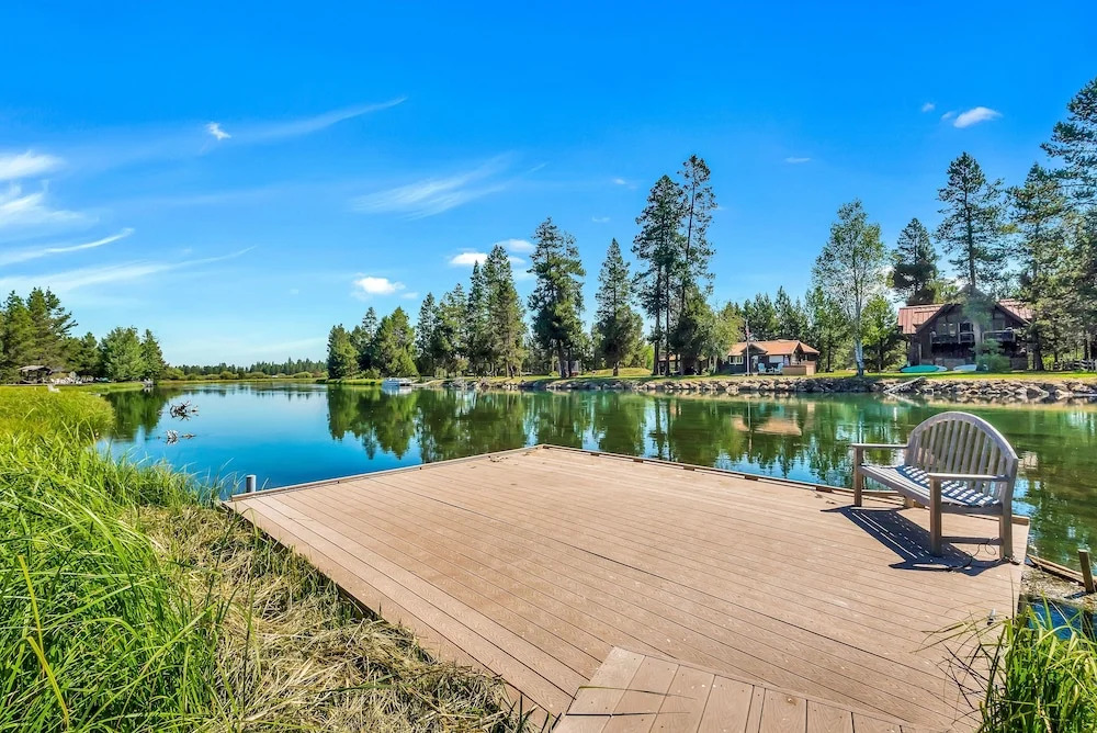 New Listing! On Deschutes River W/ Hot Tub 2 Bedroom Duplex