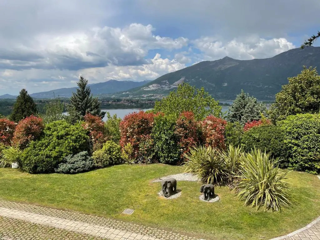 My humble house -Appartamento in villa con vista lago