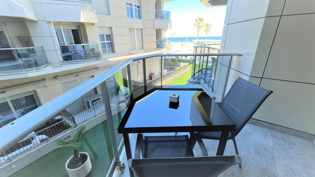 New Luxury Beachfront Apartament