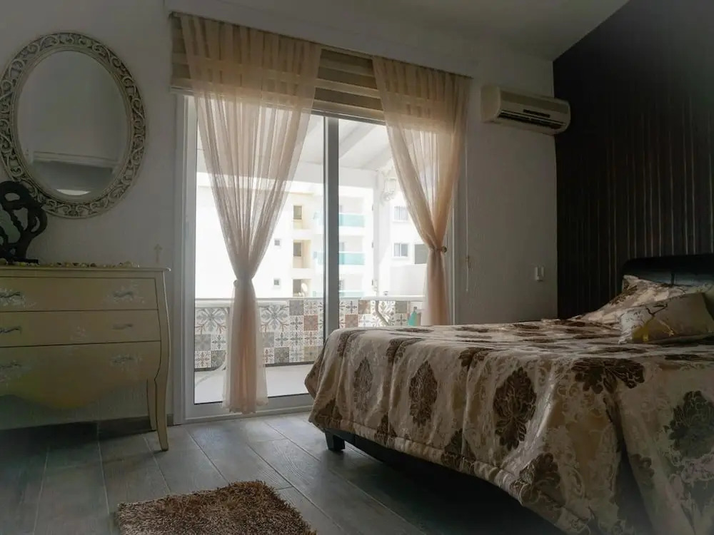 Sonia's Angel House- 300 Meters From the Beach, Newly Renovate Central Apartment
