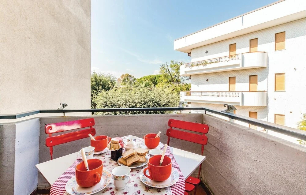 Stunning Apartment in Villa Rosa TE With 2 Bedrooms