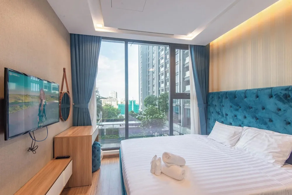 Hi-Home Suites - Vinhomes Metropolis