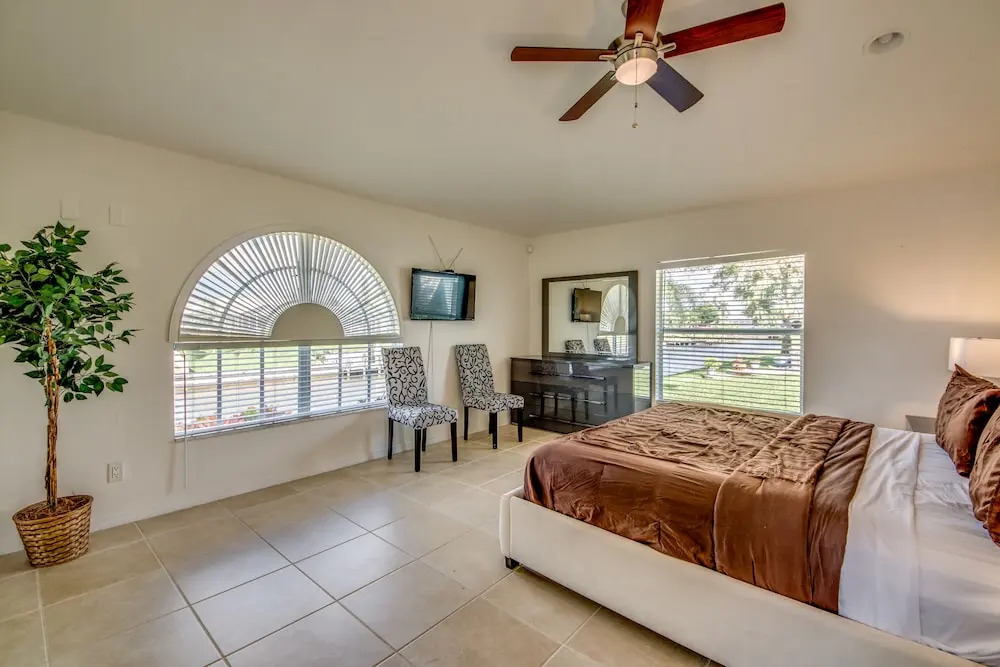 Villazo Ann, Cape Coral