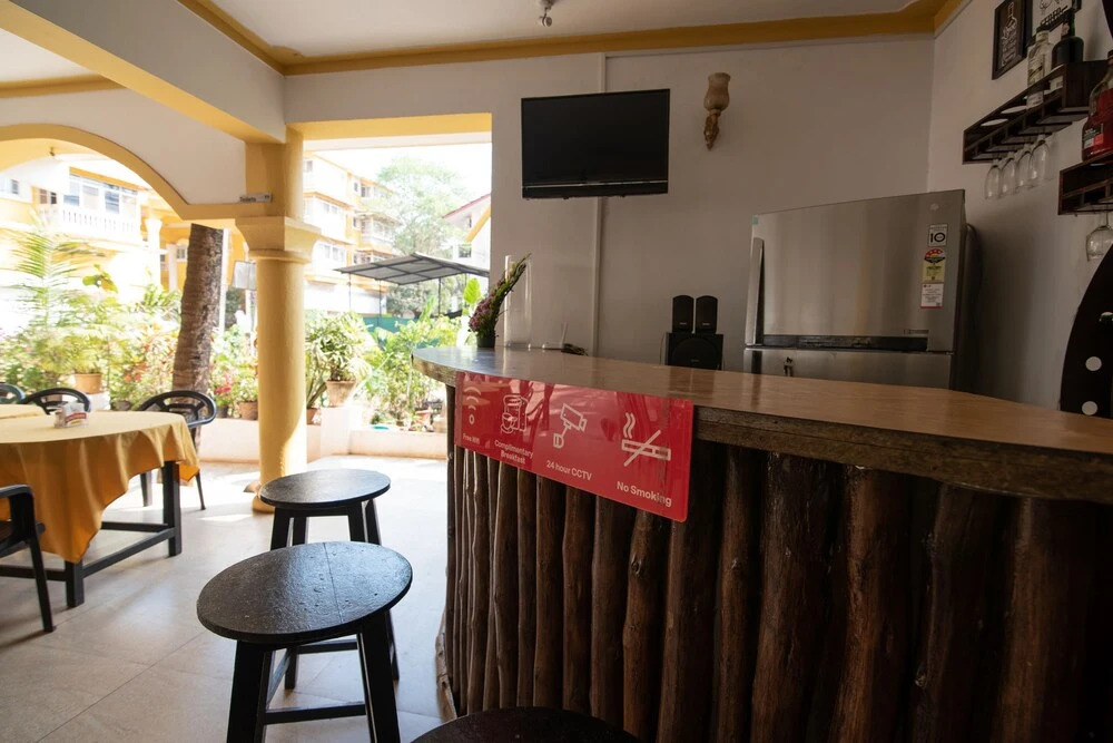 OYO 27909 Coco Garden Bar & Restaurant