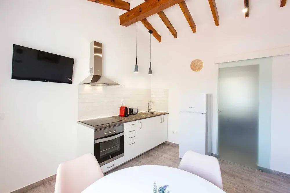 Apartment With air Conditioning, Parking and Wi-fi
