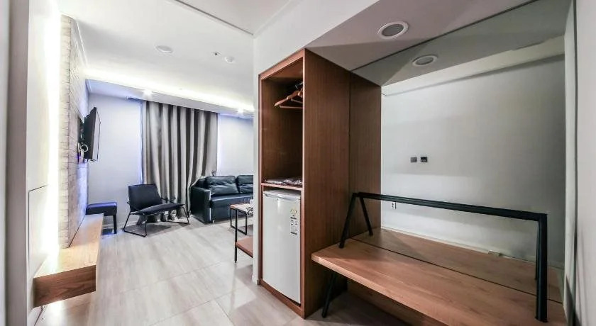 Blvd Hotel
