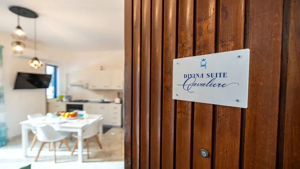Divina Suite Cavaliere - 50 Meters From the sea