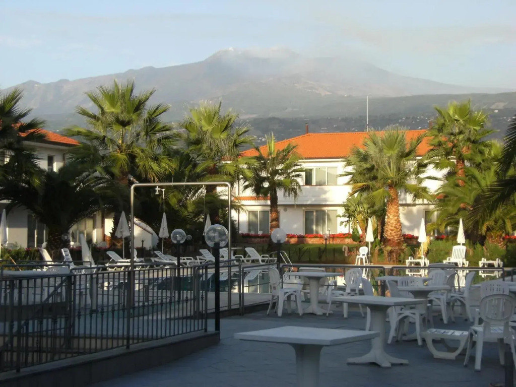 Kings House Hotel Resort