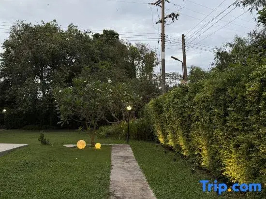 Rim klong house, Banrublom Rayong beach +Free wifi (Pool Villa)
