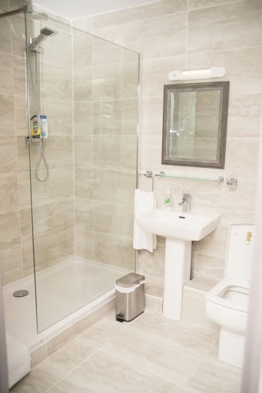 Luxury Executive Serviced Apartment