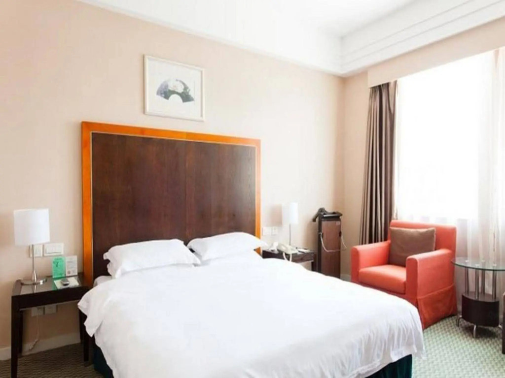 Golden Coast  Lawton Hotel