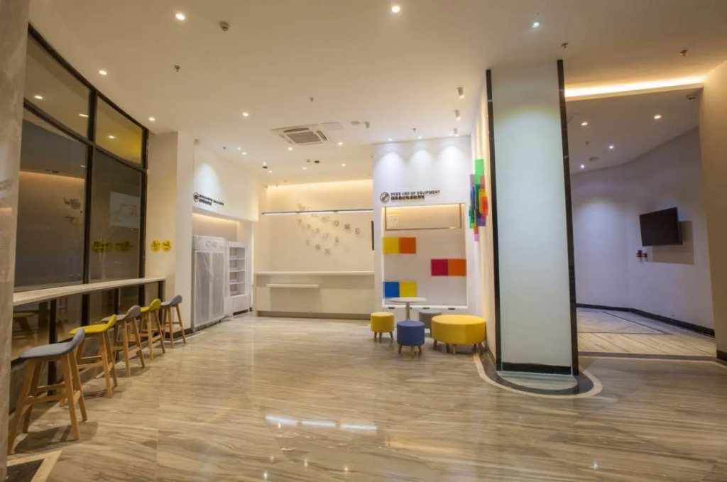 7 Days Inn·Yunfu Jinshan Bus Terminal
