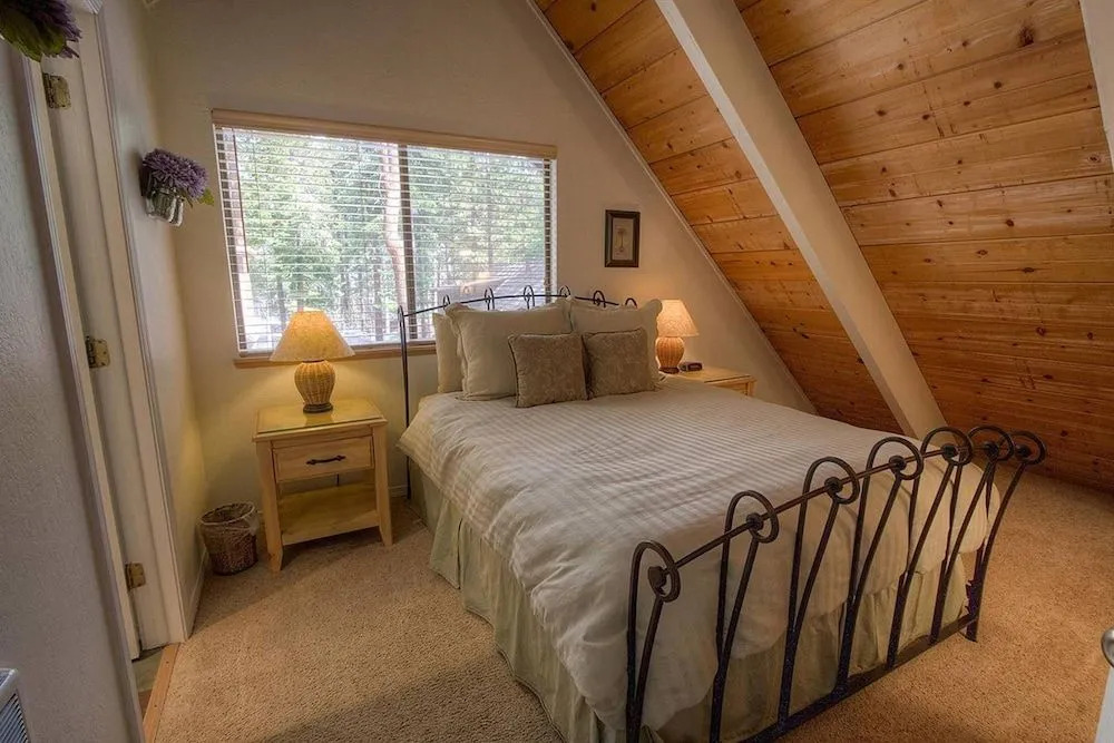 Cozy Mountain Hideaway home