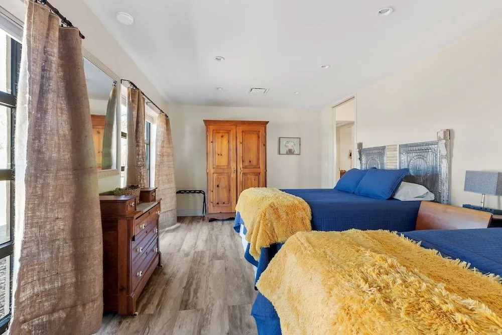 Opals Retreat - Pet Friendly 2 Bedroom Cottage by Redawning