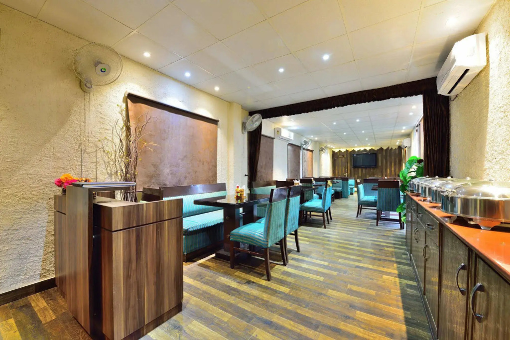 OYO 9761 Hotel Clark Heights