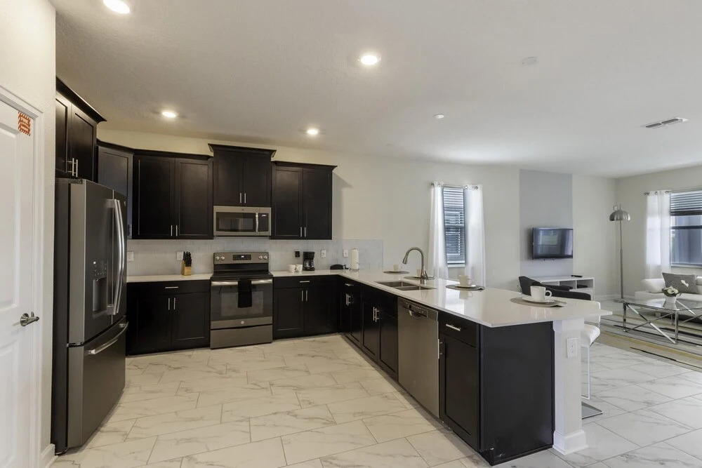 Getaway Delight-8 Bedrooms Pool Great Location