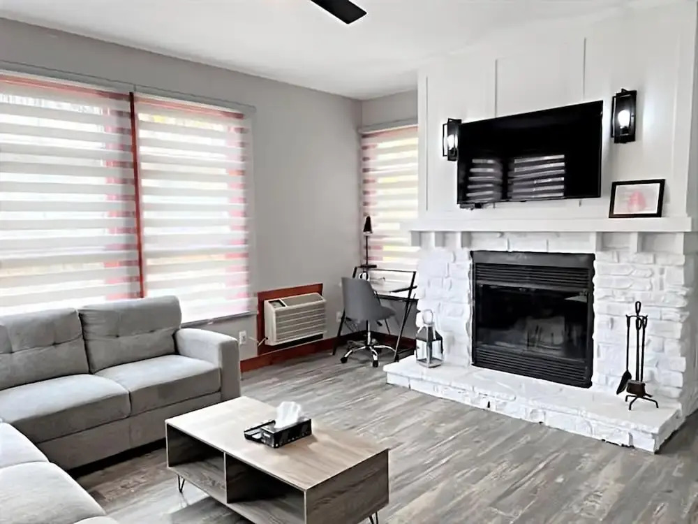 Les Eaux 227-1 by Escapades Tremblant