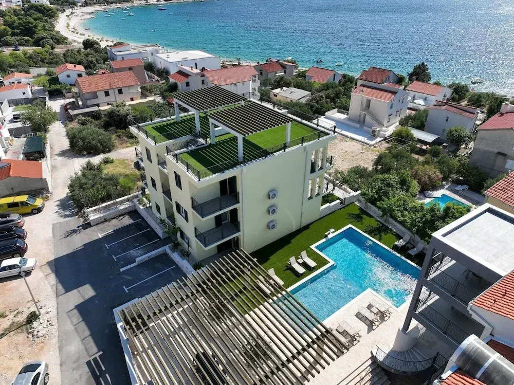Luxury Living at Horizon Retreat