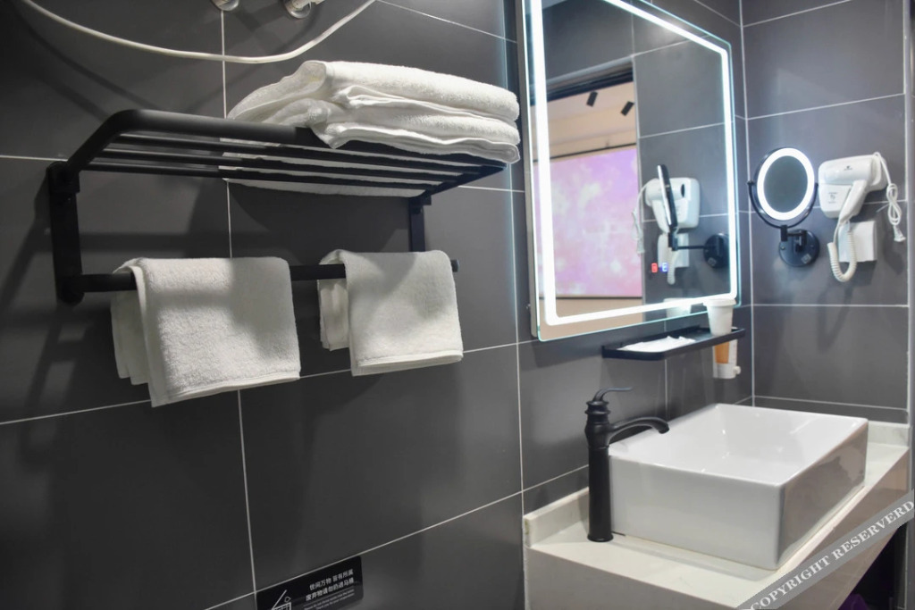 SpaceBox Hotel