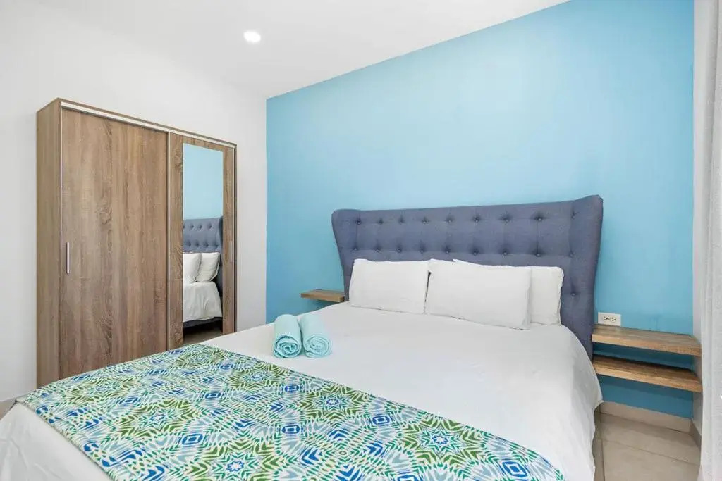 Amazing 2BR SuitePoolPatioBBQ5 min-Palm Beach