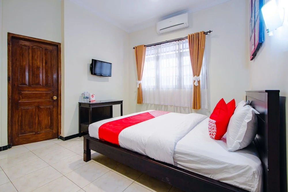 OYO 1650 Griya Joglo Homestay