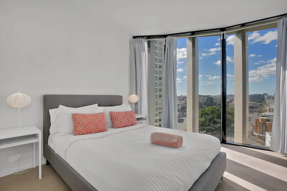 Stylish Resort Living In CBD