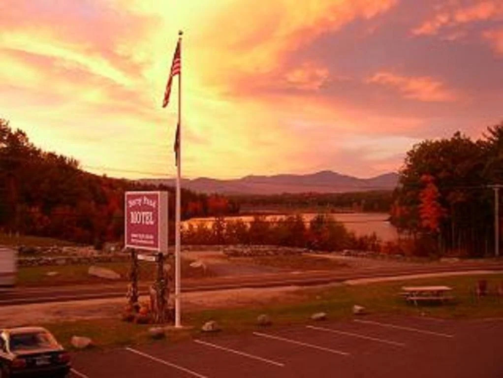Berry Pond Motel