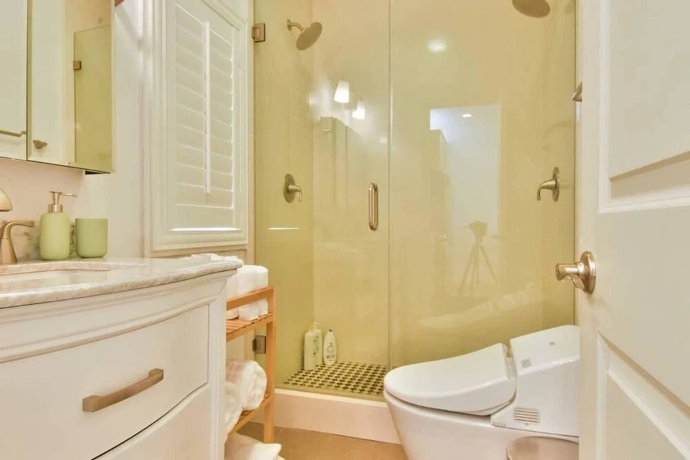 A2 Magnificent Home Steps From the Beach Sleeps 4