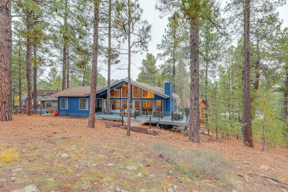 Mtn-view Cabin w/ Game Room & Deck in Flagstaff