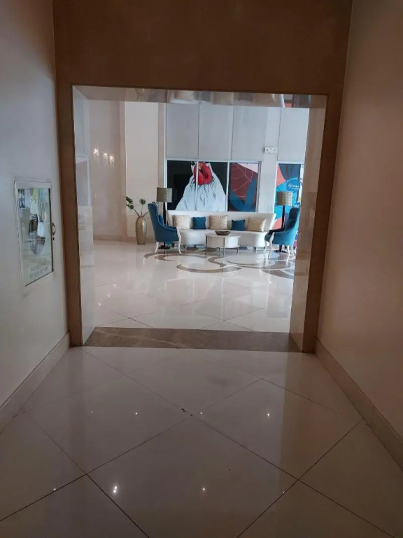 Henrys Newport Deluxe Condotel