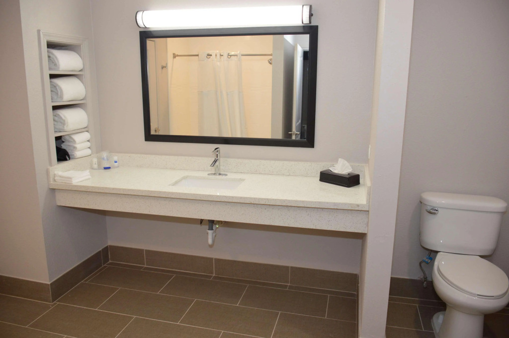 Best Western Plus Rama Inn & Suites