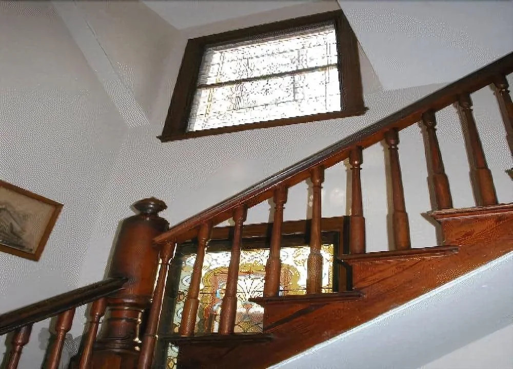 Eden Manor
