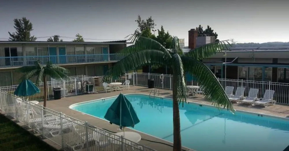 Ridge Crest Hotel
