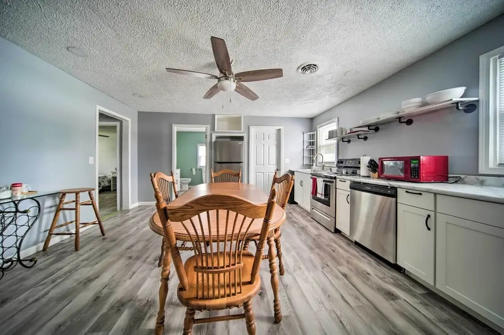 Spacious Geneva House < .5 Mi to The Strip!