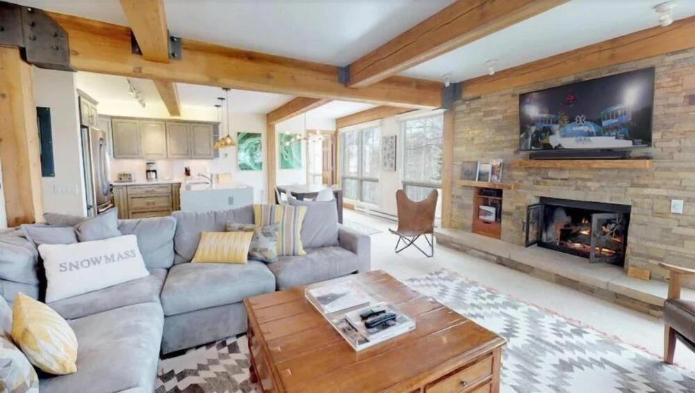 Ski In, Ski Out 4 Bedroom Condo in Snowmass Village With Pool and Hot Tubs