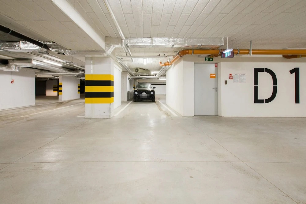 Apartment Front Park Sadowa with Parking by Noclegi Renters