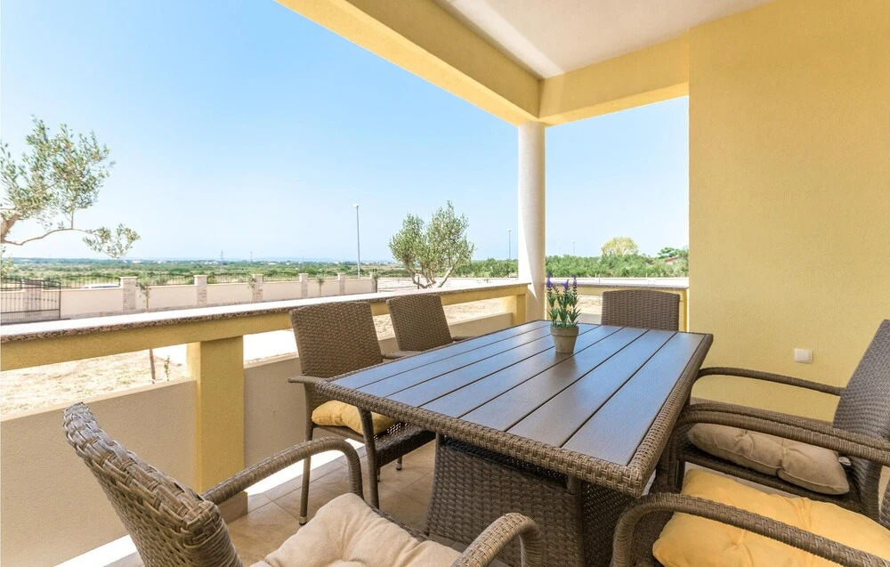 Nice Home in Ninski Stanovi With 4 Bedrooms and Wifi