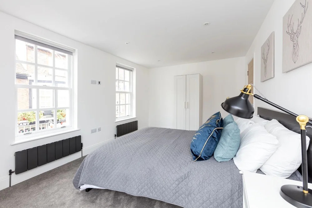 Hampden Apartments - The Louis