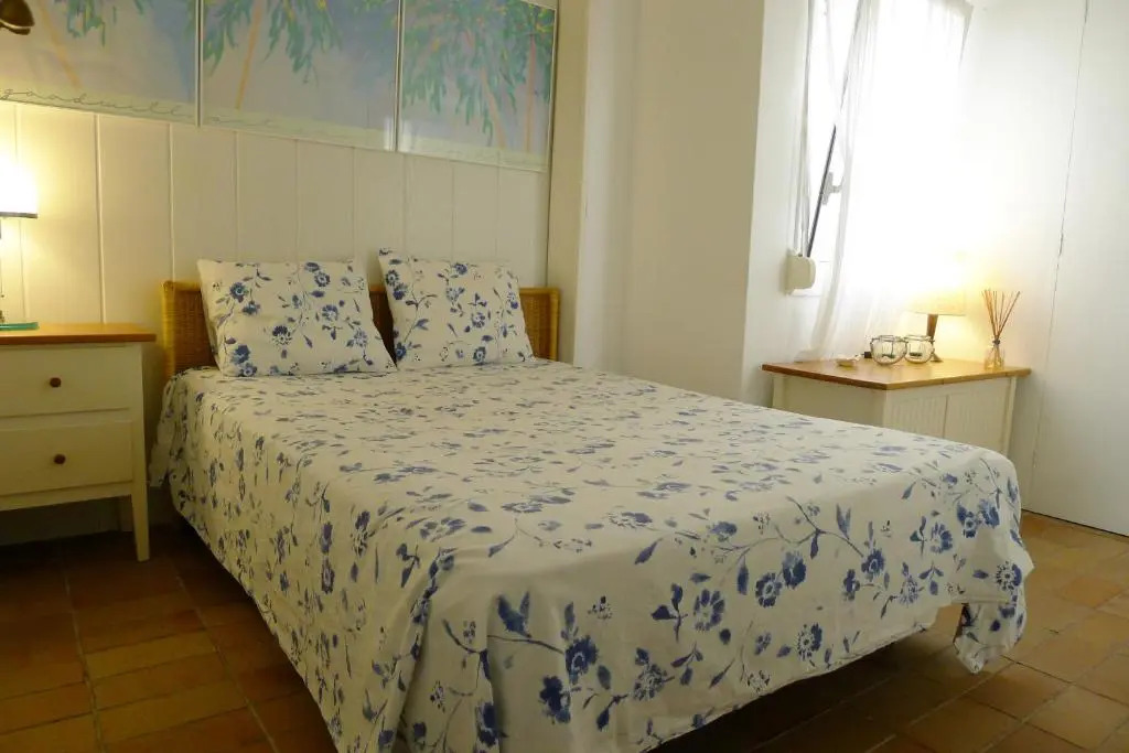 Newly Renovated Beachfront Apartment Ideally Located in Penelope