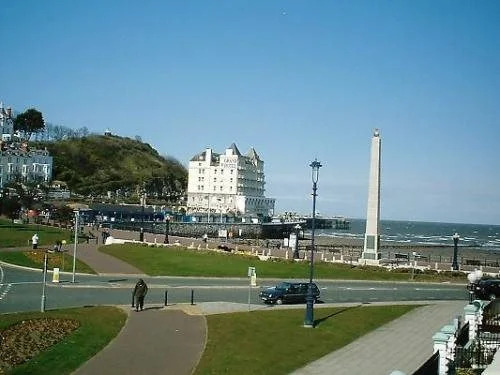 The Clovelly Hotel
