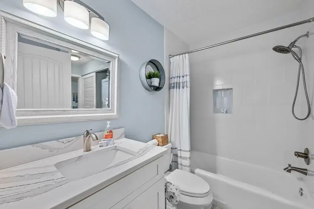 Lovely Ocean-view Condo With Pools, hot Tubs, Private W/d, & Central AC