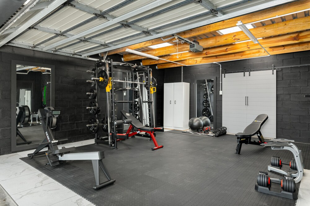 Luxury Oasis, Lifestyle Villa, Pool & Gym