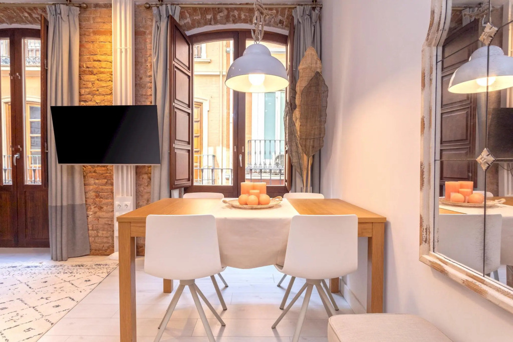 Stunning One-bedroom Apartment Near the Cathedral Zacatin 201