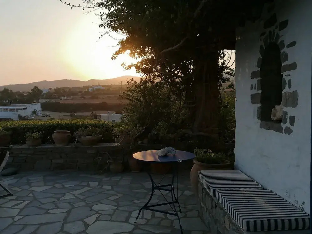Sophia Villa Paros - Beachfront Villa at Lolantonis