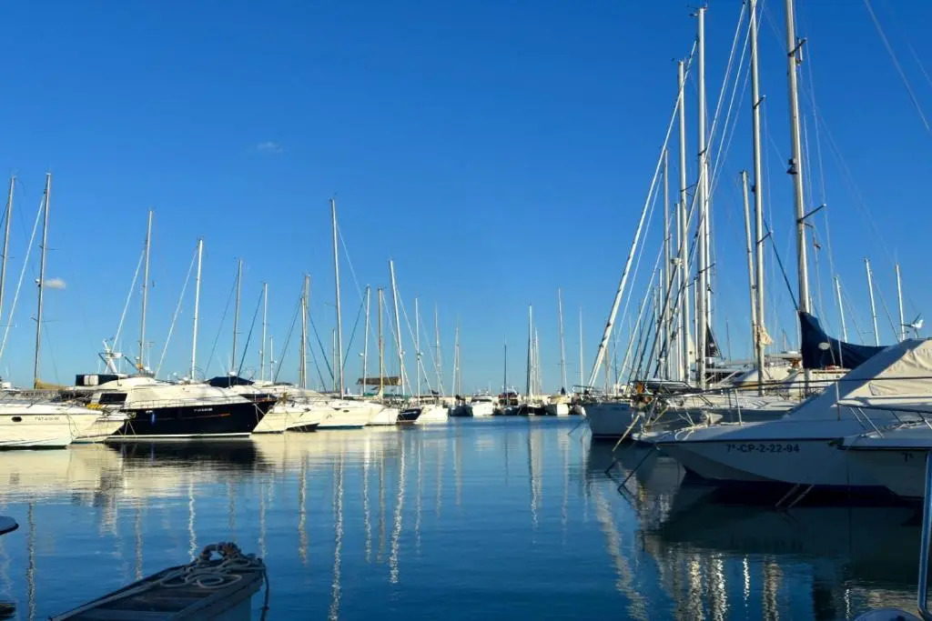Albir Apartments by Renteando