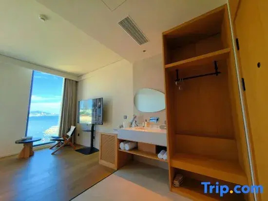 whisper tide hotel