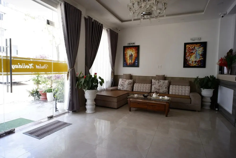 Dalat Holiday Hotel