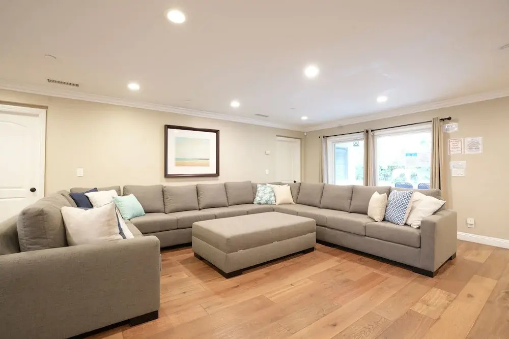 Upscale 6 Bed, 5 Ba, New Pool W/jacuzzi, 1/2 Mile Walk to Disney