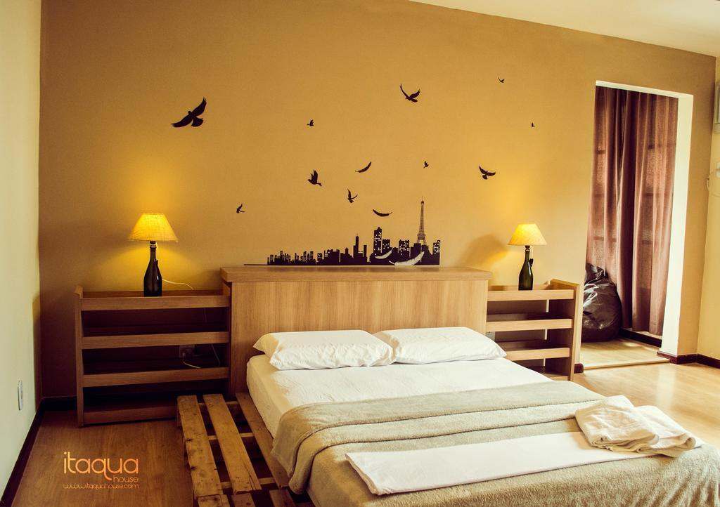 Itaqua House Bed and Breakfast