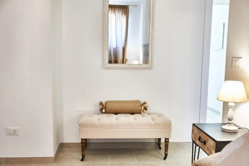 Equorum Prospectus 1 - OSTUNI CENTRO - Guest House
